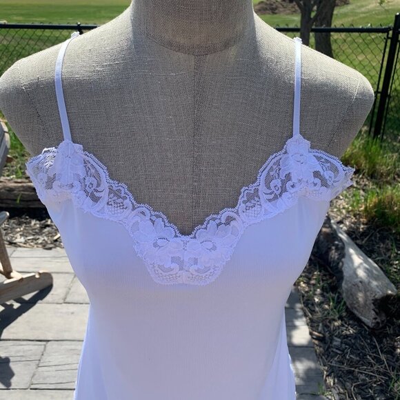 Y2K 90s Ricki's Camisole White Lace Trim Capsule Tank Top - Picture 2 of 11